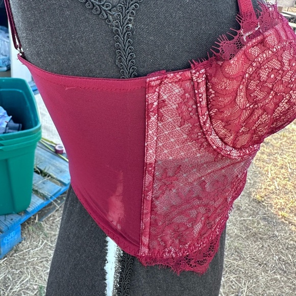 NEW VICTORIA SECRET 34B WOMENS Elegant Lace CORSET in Burgundy - Picture 3 of 8